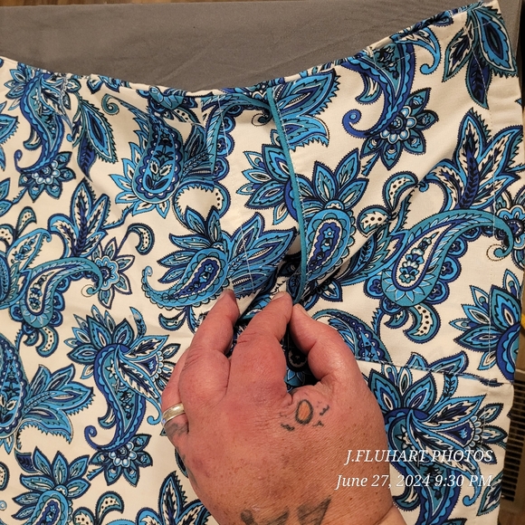 VINTAGE BUTTERSOFT SCRUB TOP SIZE X-LARGE BEAUTIFUL PATTERN GENTLY USED - Picture 7 of 9